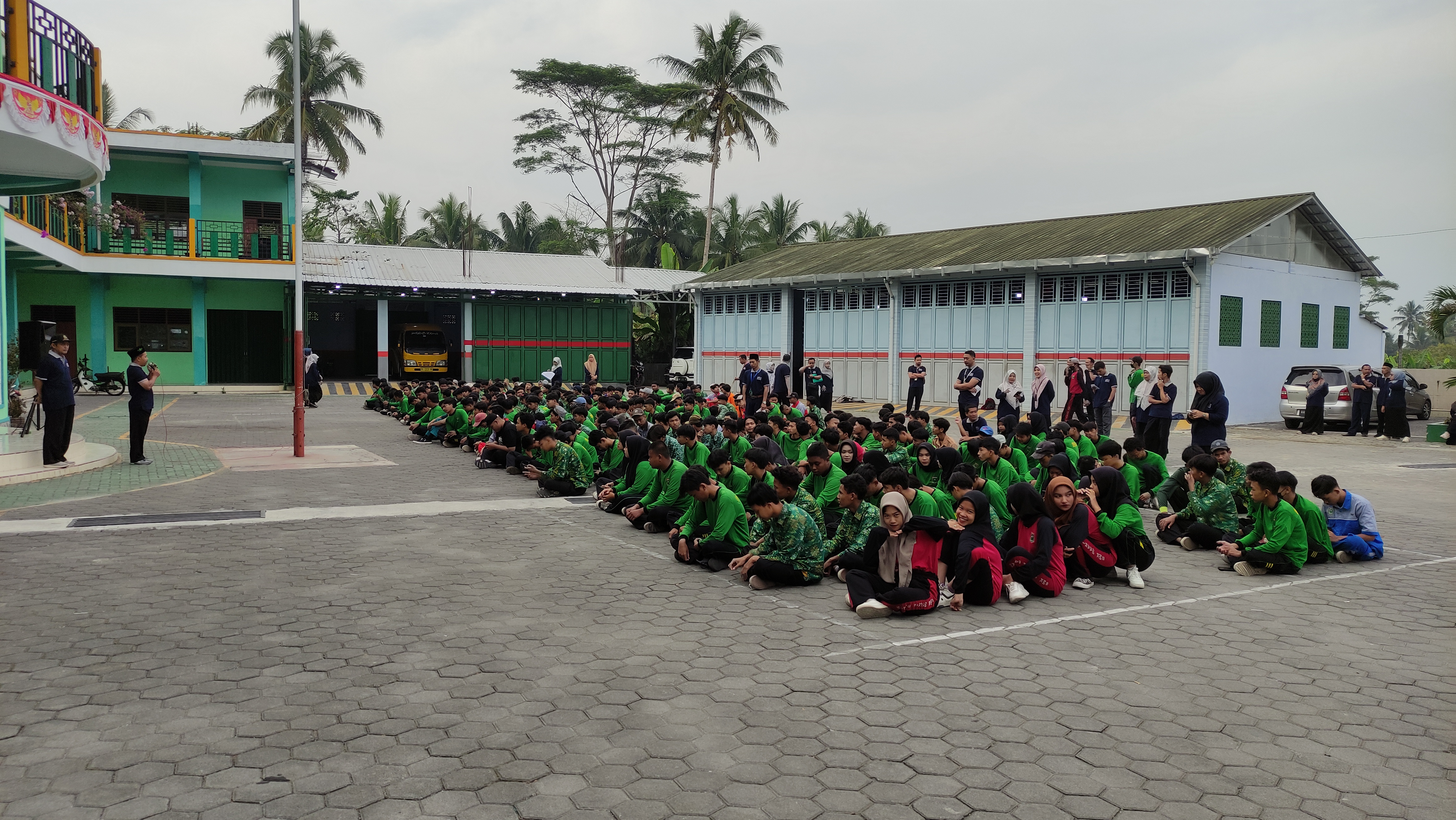 Program Kegiatan Jumat Bersih Sekolah