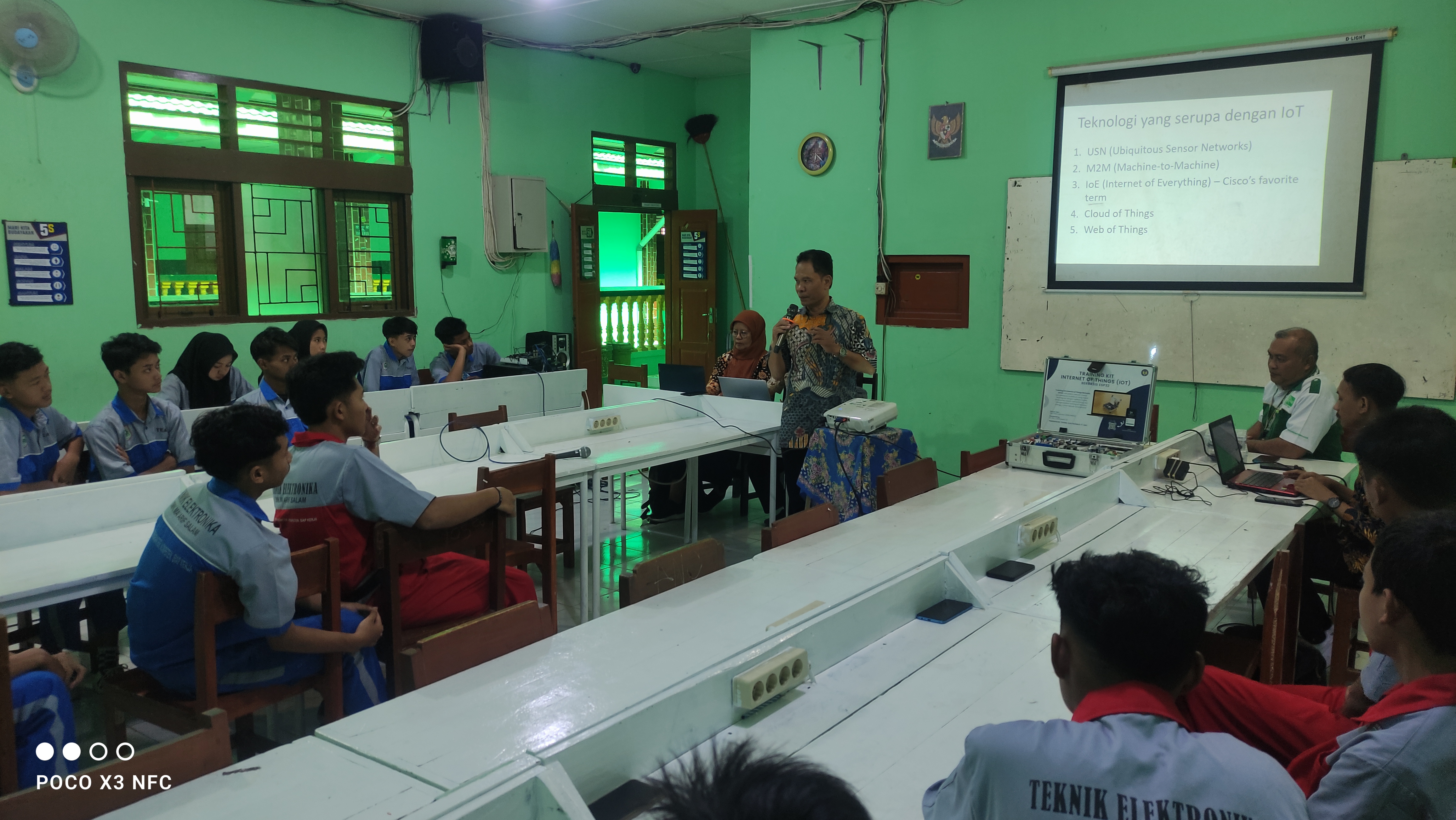 Program Pemberdayaan Masyarakat (PPM) UNY di SMK Maarif Salam