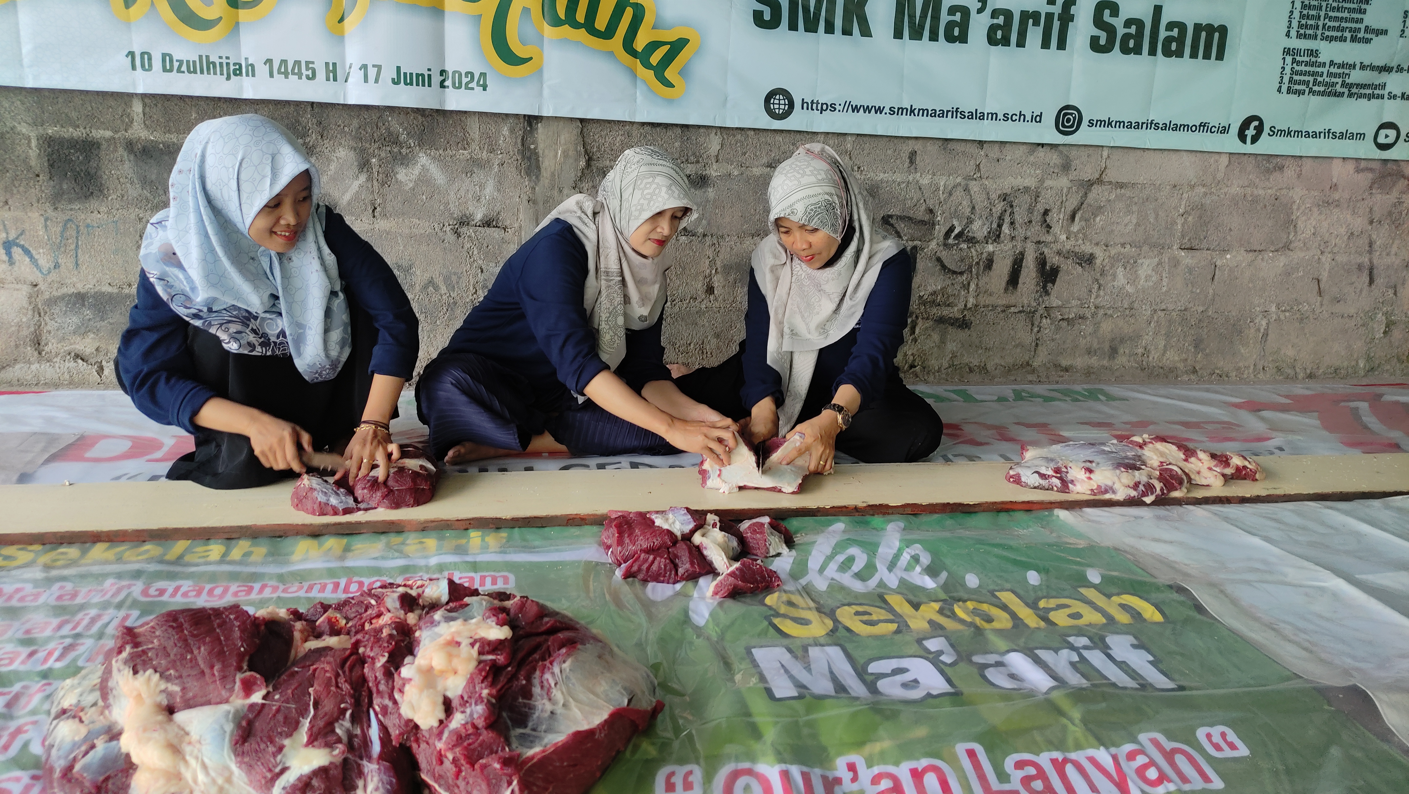 Penyembelihan dan Pembagian Hewan Qurban Idul Adha 1445 H Penyembelihan dan Pembagian Hewan Qurban Idul Adha 1445 H